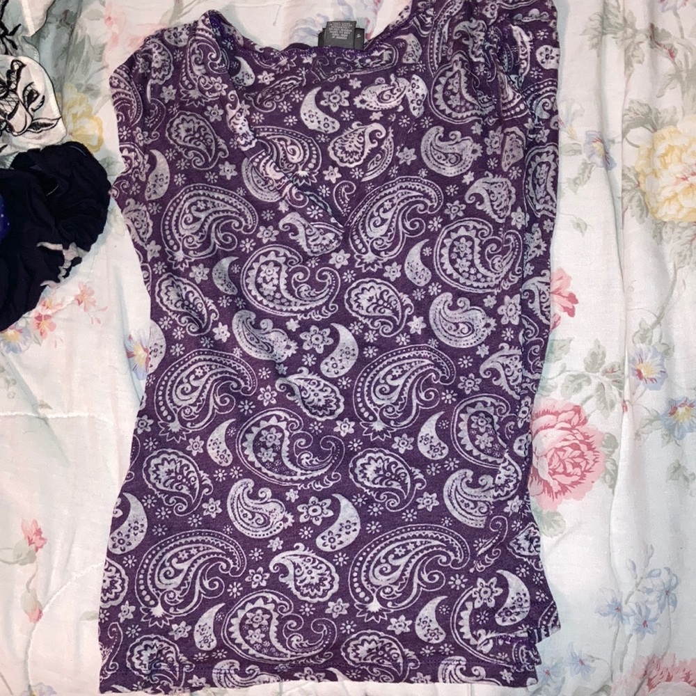 purple paisley v neck shirt